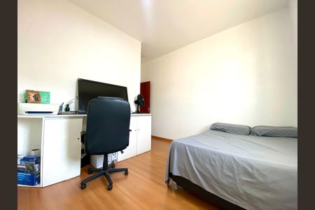 Casa à venda com 500m², 3 quartos e 5 vagas Casa à venda com 500m², 3 quartos e 5 vagasQuarto 3