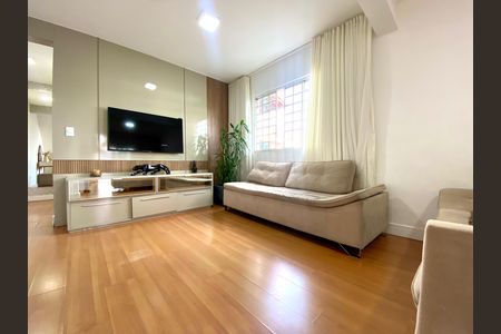 Sala de casa à venda com 3 quartos, 500m² em Trevo, Belo Horizonte
