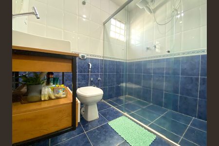 Casa à venda com 500m², 3 quartos e 5 vagas Casa à venda com 500m², 3 quartos e 5 vagasBanheiro