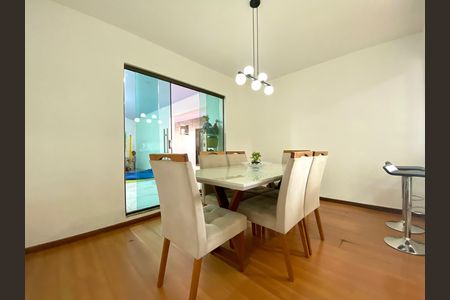 Sala de casa à venda com 3 quartos, 500m² em Trevo, Belo Horizonte
