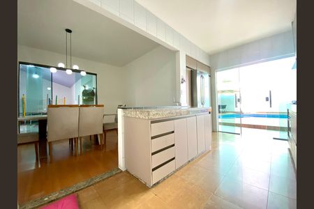 Sala de casa à venda com 3 quartos, 500m² em Trevo, Belo Horizonte