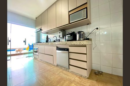 Cozinha de casa à venda com 3 quartos, 500m² em Trevo, Belo Horizonte