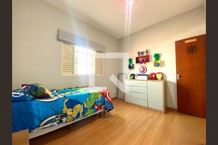 Casa à venda com 500m², 3 quartos e 5 vagas Casa à venda com 500m², 3 quartos e 5 vagasQuarto 2