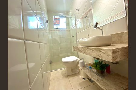 Casa à venda com 500m², 3 quartos e 5 vagas Casa à venda com 500m², 3 quartos e 5 vagasBanheiro