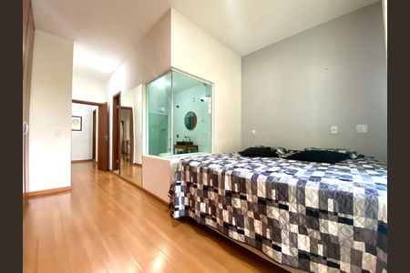 Casa à venda com 500m², 3 quartos e 5 vagas Casa à venda com 500m², 3 quartos e 5 vagasQuarto 1