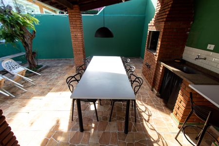 Casa para alugar com 380m², 8 quartos e 2 vagas Casa para alugar com 380m², 8 quartos e 2 vagasÁREA EXTERNA CHURRASQUEIRA