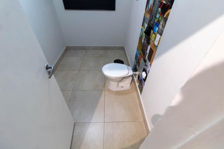 Casa para alugar com 380m², 8 quartos e 2 vagas Casa para alugar com 380m², 8 quartos e 2 vagasBANHEIRO 1