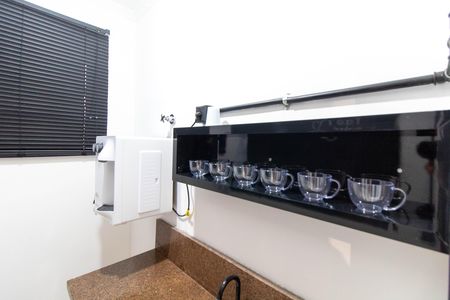 Casa para alugar com 380m², 8 quartos e 2 vagas Casa para alugar com 380m², 8 quartos e 2 vagasCOZINHA