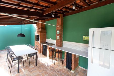 Casa para alugar com 380m², 8 quartos e 2 vagas Casa para alugar com 380m², 8 quartos e 2 vagasÁREA EXTERNA CHURRASQUEIRA