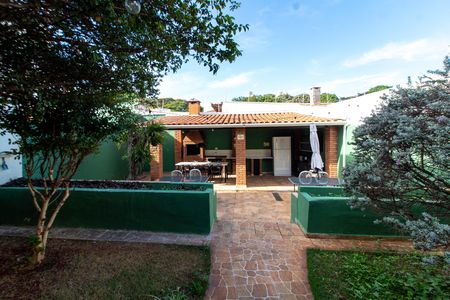 Casa para alugar com 380m², 8 quartos e 2 vagas Casa para alugar com 380m², 8 quartos e 2 vagasÁREA EXTERNA CHURRASQUEIRA