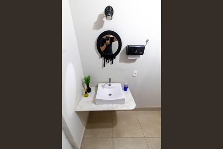 Casa para alugar com 380m², 8 quartos e 2 vagas Casa para alugar com 380m², 8 quartos e 2 vagasBANHEIRO 1