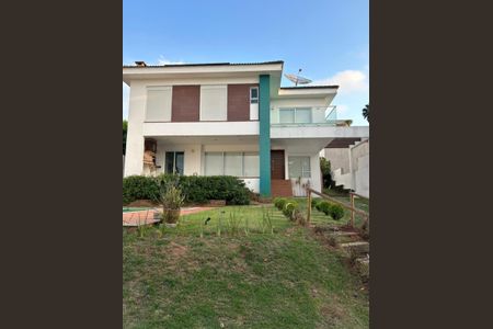 Casa de condomínio para alugar com 275m², 3 quartos e 5 vagas Casa de condomínio para alugar com 275m², 3 quartos e 5 vagasFachada