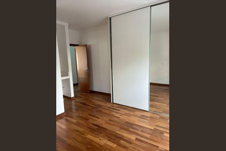 Casa de condomínio para alugar com 275m², 3 quartos e 5 vagas Casa de condomínio para alugar com 275m², 3 quartos e 5 vagasQuarto