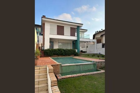 Casa de condomínio para alugar com 275m², 3 quartos e 5 vagas Casa de condomínio para alugar com 275m², 3 quartos e 5 vagasFachada