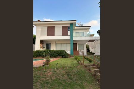 Casa de condomínio para alugar com 275m², 3 quartos e 5 vagas Casa de condomínio para alugar com 275m², 3 quartos e 5 vagasFachada