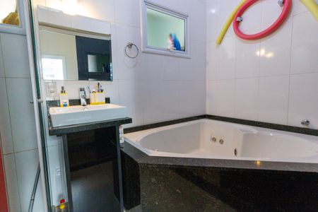 Casa para alugar com 300m², 4 quartos e 4 vagas