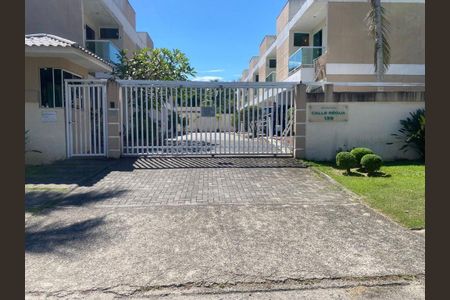 Casa à venda com 106m², 4 quartos e 1 vaga