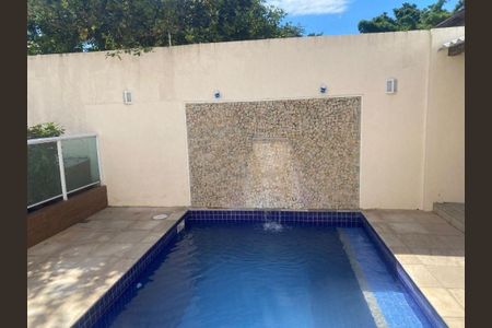 Casa à venda com 106m², 4 quartos e 1 vaga