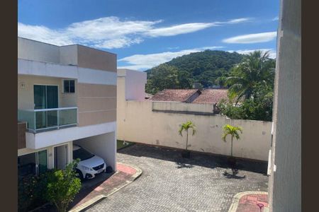 Casa à venda com 106m², 4 quartos e 1 vaga