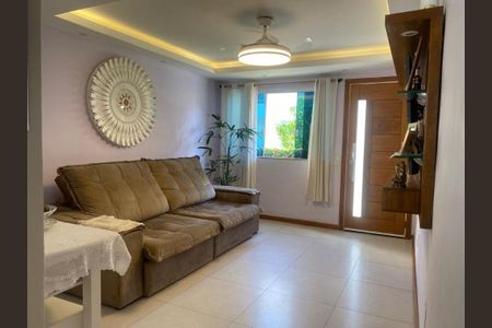 Casa à venda com 106m², 4 quartos e 1 vaga