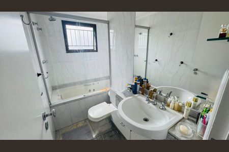 Apartamento à venda com 116m², 2 quartos e 3 vagas