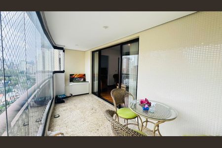 Apartamento à venda com 116m², 2 quartos e 3 vagas