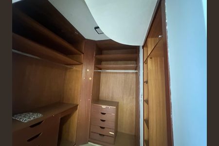 Apartamento à venda com 164m², 3 quartos e 2 vagasCloset da suíte 1