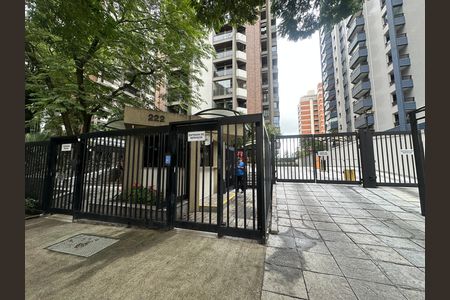 Apartamento à venda com 164m², 3 quartos e 2 vagasFachada e portaria