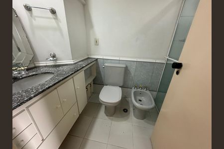 Apartamento à venda com 164m², 3 quartos e 2 vagasBanheiro da Suíte 1