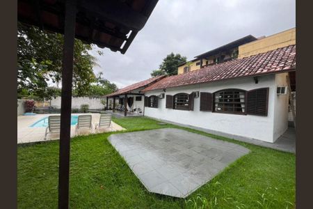 Casa à venda com 120m², 3 quartos e sem vaga