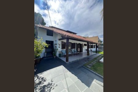 Casa à venda com 120m², 3 quartos e sem vaga