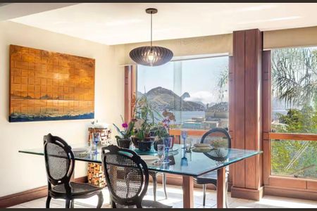 Casa à venda com 525m², 5 quartos e 4 vagas