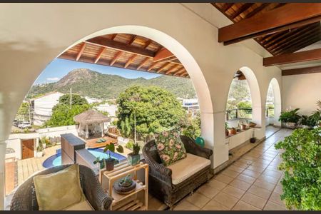 Casa à venda com 525m², 5 quartos e 4 vagas