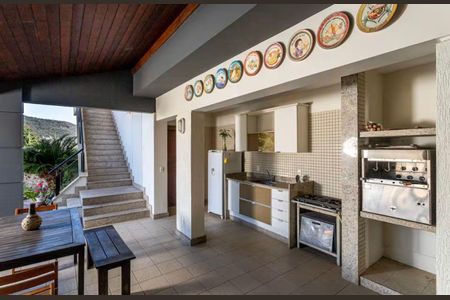 Casa à venda com 525m², 5 quartos e 4 vagas