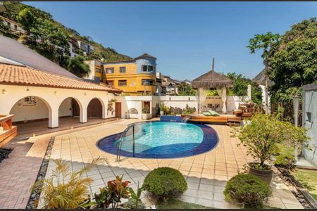 Casa à venda com 525m², 5 quartos e 4 vagas