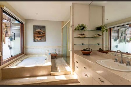 Casa à venda com 525m², 5 quartos e 4 vagas