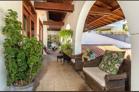 Casa à venda com 525m², 5 quartos e 4 vagas