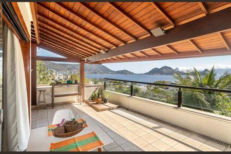 Casa à venda com 525m², 5 quartos e 4 vagas