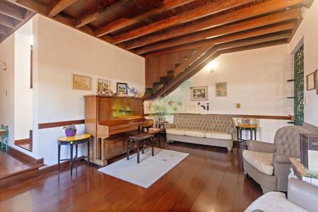 Casa à venda com 3 quartos, 333m² em Vila Inah, São Paulo