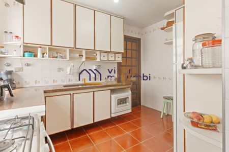Casa à venda com 3 quartos, 333m² em Vila Inah, São Paulo
