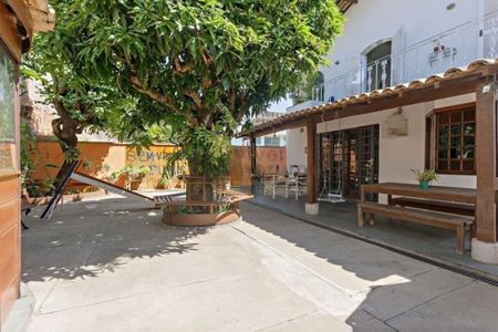 Casa à venda com 3 quartos, 333m² em Vila Inah, São Paulo