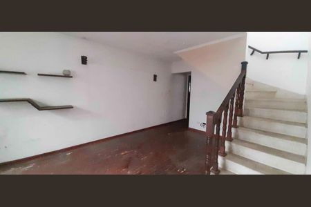 Casa para alugar com 127m², 5 quartos e 1 vagaSala