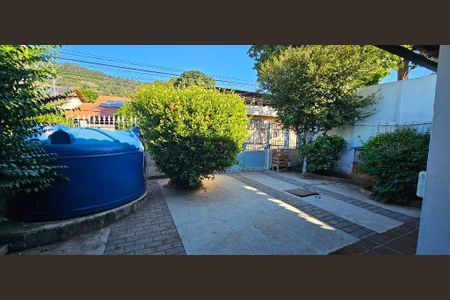 Casa à venda com 297m², 4 quartos e 2 vagas