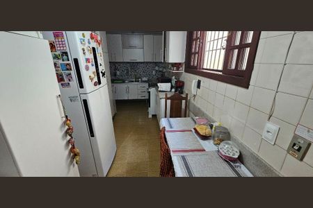 Casa à venda com 297m², 4 quartos e 2 vagas