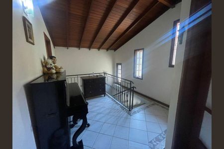 Casa à venda com 297m², 4 quartos e 2 vagas