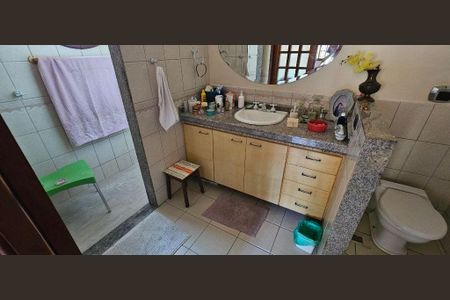Casa à venda com 297m², 4 quartos e 2 vagas