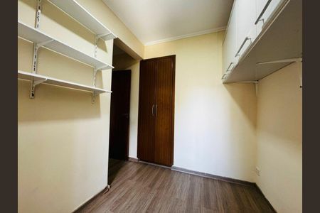Apartamento à venda com 3 quartos, 74m² em Vila Isa, São Paulo