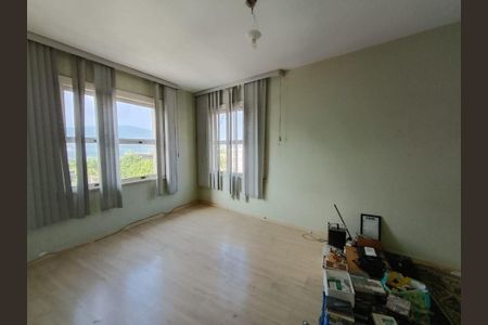 Casa à venda com 373m², 4 quartos e 1 vaga