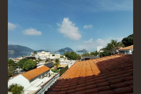 Casa à venda com 373m², 4 quartos e 1 vaga