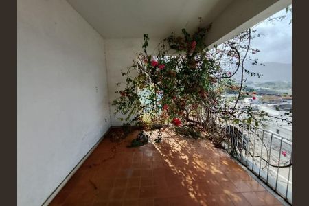 Casa à venda com 373m², 4 quartos e 1 vaga